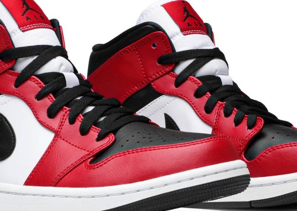 Jordan 1 Mid Black Toe size 12 Black/Red/White
